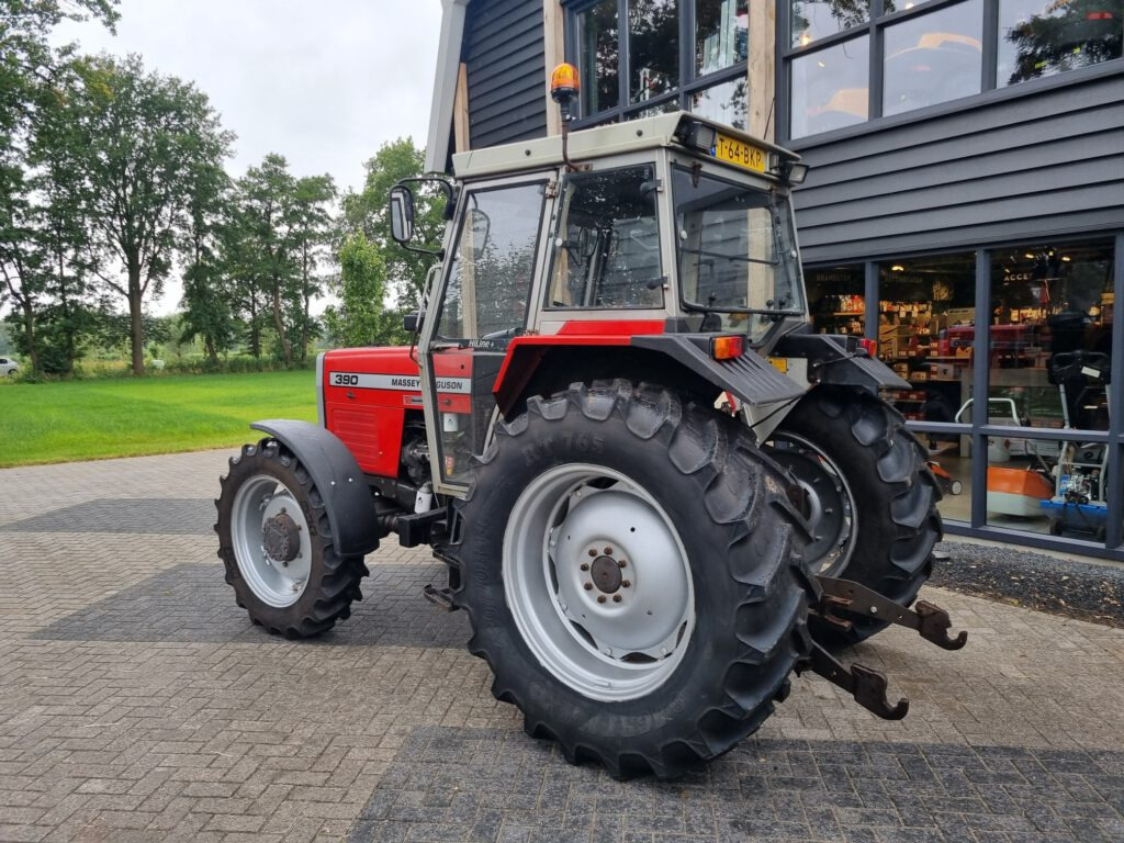 MASSEY FERGUSON 390 - Farm tractor: picture 3 MASSEY FERGUSON 390 - Farm tractor: picture 3