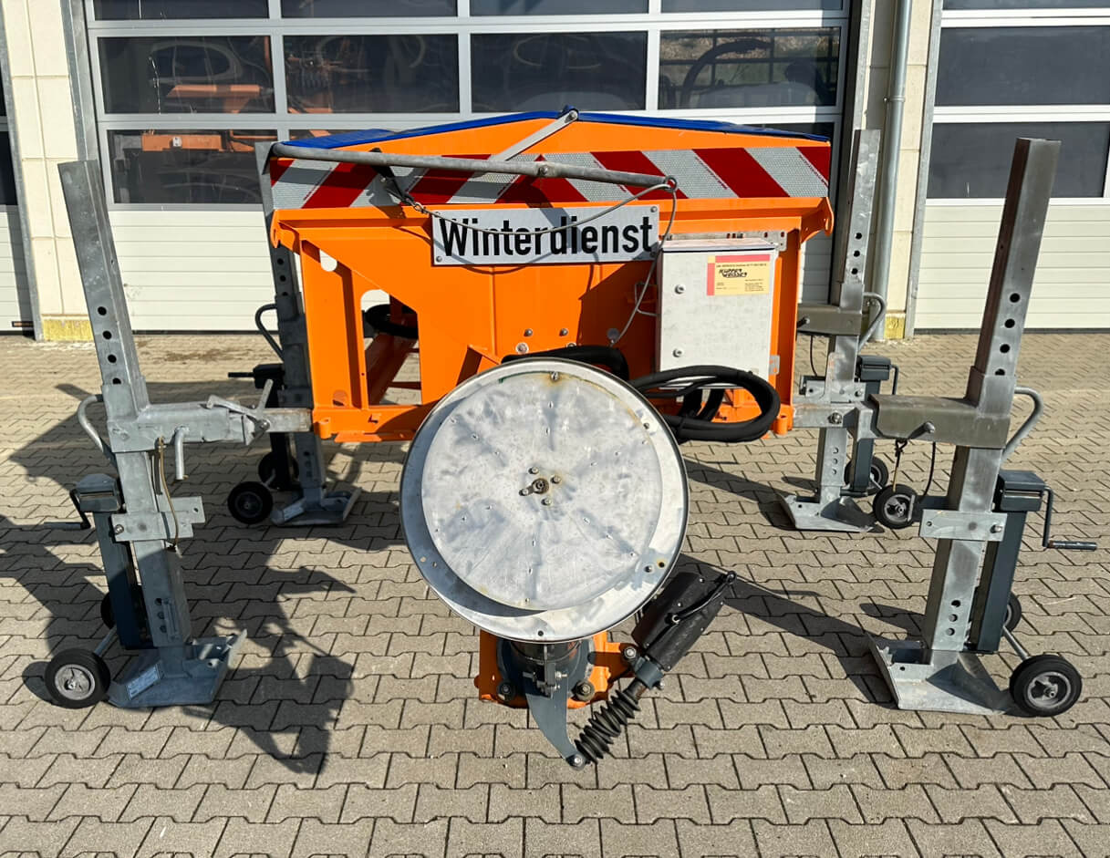 Unimog Salzstreuer KüpperWeisser IMSSN J15012 H - Sand/ Salt spreader: picture 2 Unimog Salzstreuer KüpperWeisser IMSSN J15012 H - Sand/ Salt spreader: picture 2
