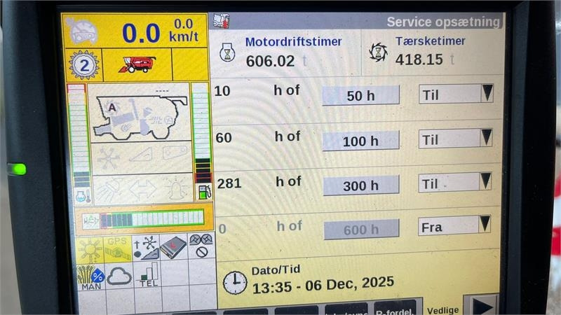 Case IH 8250 Axial-Flow med 35fod Varicut skærebord. Dansk - Combine harvester: picture 2 Case IH 8250 Axial-Flow med 35fod Varicut skærebord. Dansk - Combine harvester: picture 2