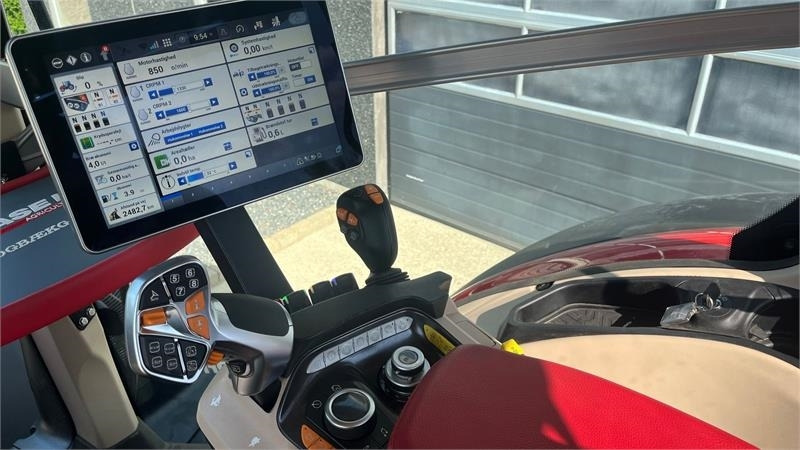 Farm tractor Case IH Optum 300 CVX AFS Connect med frontlift og SafeGua: picture 9