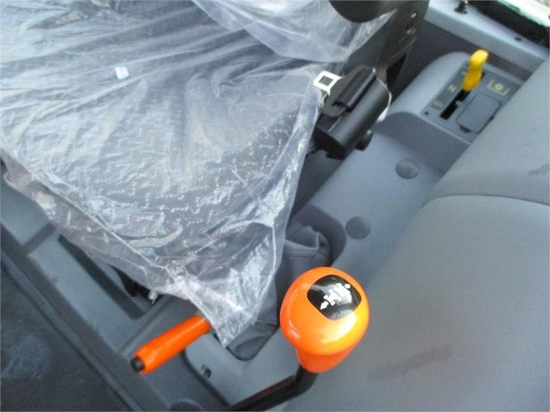 Deutz-fahr Agrofarm 115G with 30F+30R Hi-Lo and CreepGea  leasing Deutz-fahr Agrofarm 115G with 30F+30R Hi-Lo and CreepGea: picture 7