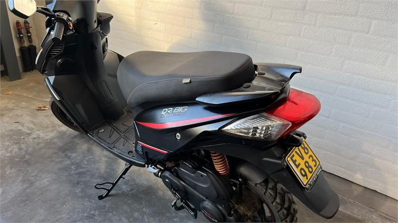 - - - Knallert 30 DR.BIG 30 - Car: picture 4 - - - Knallert 30 DR.BIG 30 - Car: picture 4