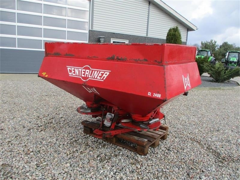 Lely Centerline CL 2400 Med hydraulisk tilt til kantspr - Fertilizer spreader: picture 2 Lely Centerline CL 2400 Med hydraulisk tilt til kantspr - Fertilizer spreader: picture 2