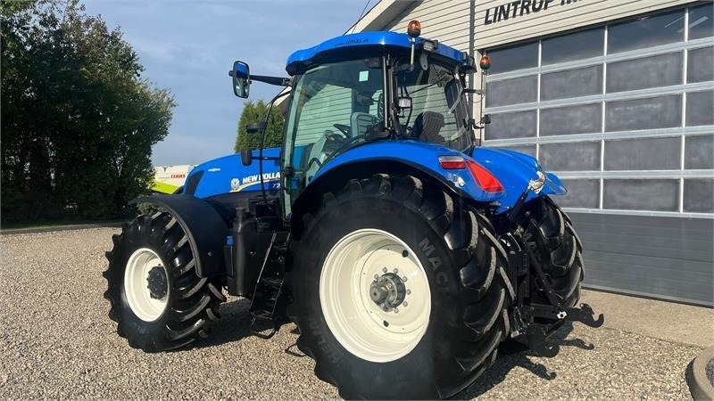 New Holland T7.270 AutoCommand med frontlift - Farm tractor: picture 3 New Holland T7.270 AutoCommand med frontlift - Farm tractor: picture 3