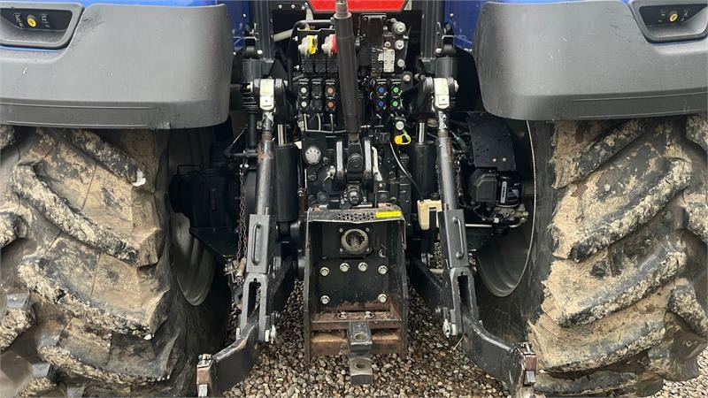 New Holland T7.315 BluePower med frontlift og frontpto - Farm tractor: picture 4 New Holland T7.315 BluePower med frontlift og frontpto - Farm tractor: picture 4