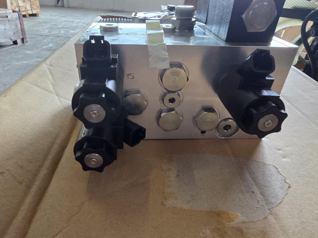 Case 47421446 - Hydraulic valve for Construction machinery: picture 3 Case 47421446 - Hydraulic valve for Construction machinery: picture 3