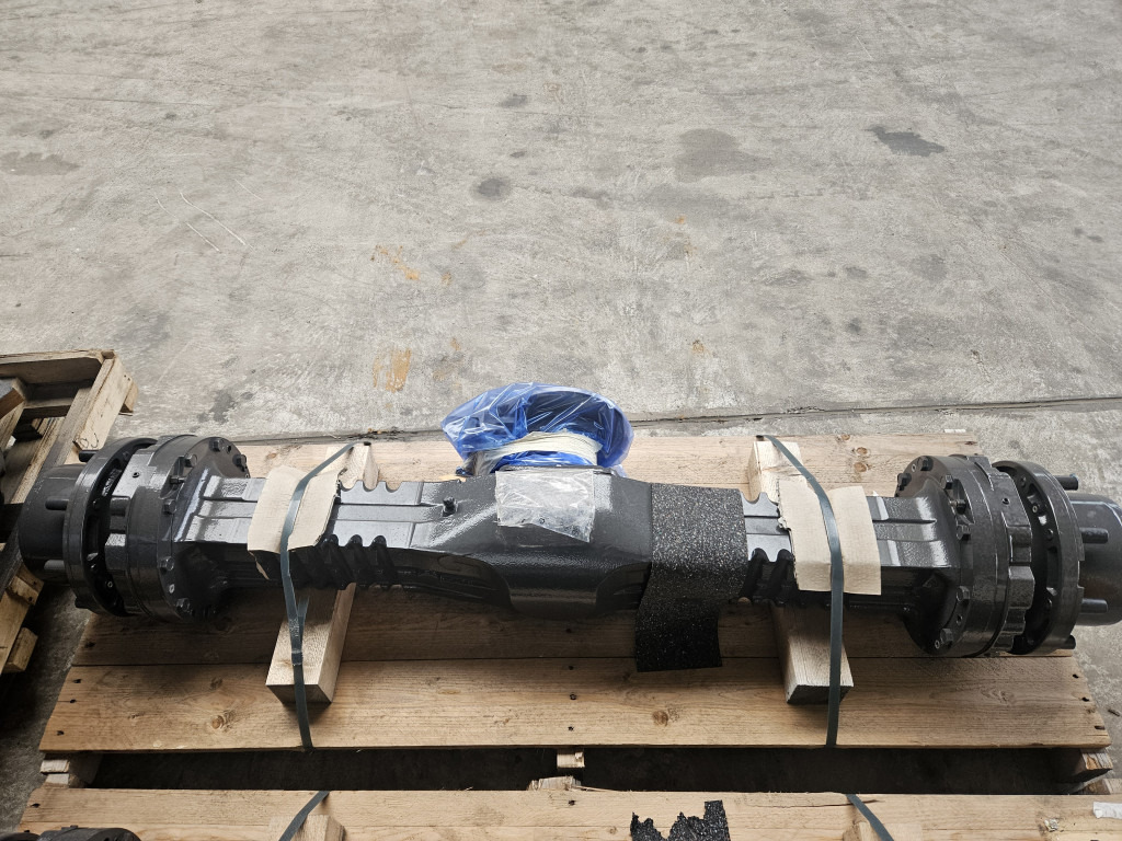 Case 48028538 - Front axle for Construction machinery: picture 1 Case 48028538 - Front axle for Construction machinery: picture 1