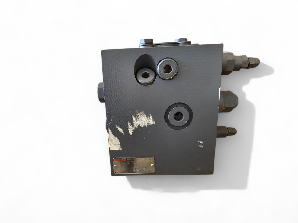 Case ND136679 - 4-9540000178 - Hydraulic valve for Construction machinery: picture 1 Case ND136679 - 4-9540000178 - Hydraulic valve for Construction machinery: picture 1