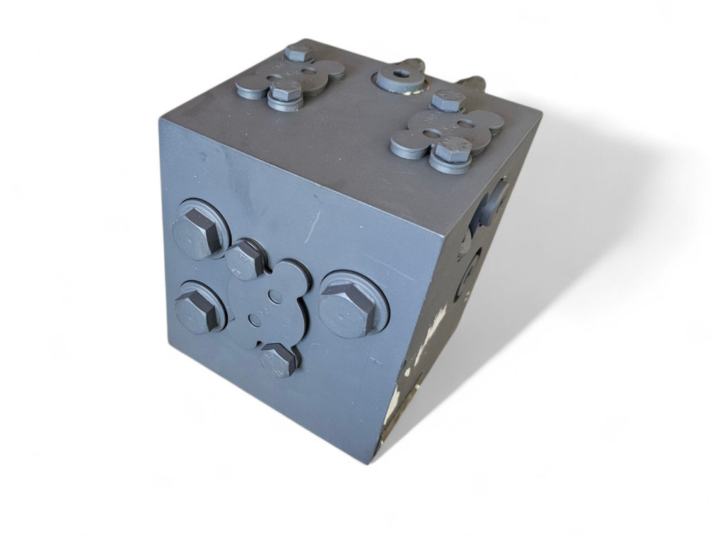 Case ND136679 - Hydraulic valve for Construction machinery: picture 3 Case ND136679 - Hydraulic valve for Construction machinery: picture 3