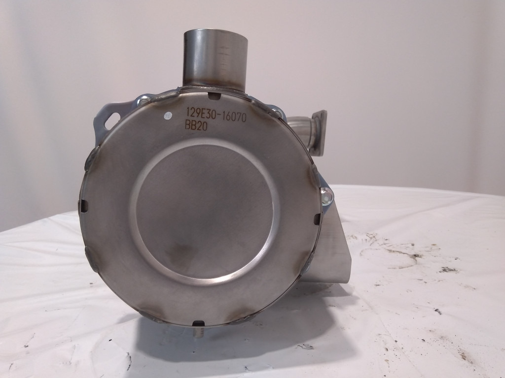 Case VV129E3016070 - AdBlue tank for Agricultural machinery: picture 2 Case VV129E3016070 - AdBlue tank for Agricultural machinery: picture 2