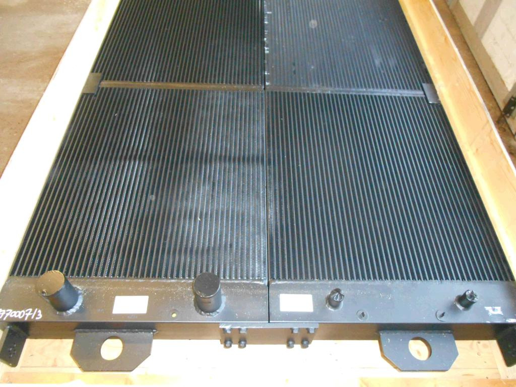 Caterpillar 2762949 - Radiator for Construction machinery: picture 3 Caterpillar 2762949 - Radiator for Construction machinery: picture 3