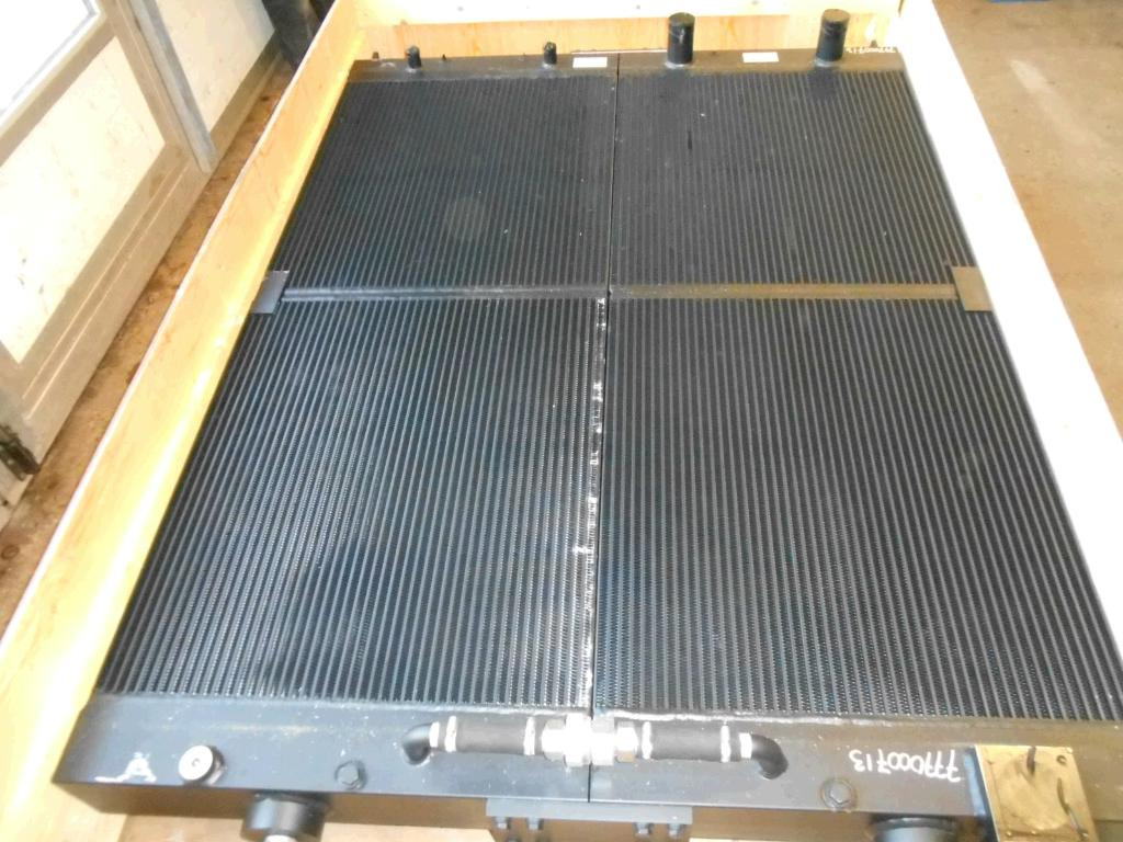 Caterpillar 2762949 - Radiator for Construction machinery: picture 1 Caterpillar 2762949 - Radiator for Construction machinery: picture 1