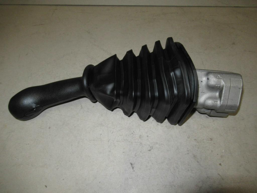 Caterpillar 2970537 - 2399047 - Cab and interior for Construction machinery: picture 2 Caterpillar 2970537 - 2399047 - Cab and interior for Construction machinery: picture 2