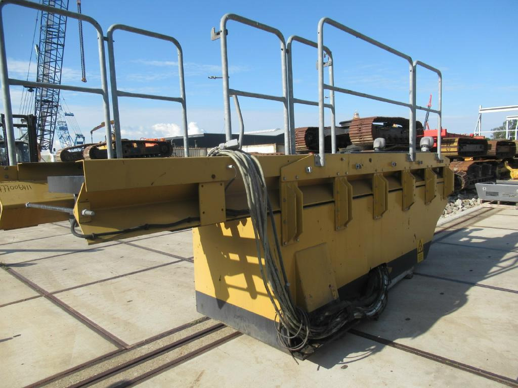 Caterpillar 365B - - Frame/ Chassis for Construction machinery: picture 3 Caterpillar 365B - - Frame/ Chassis for Construction machinery: picture 3