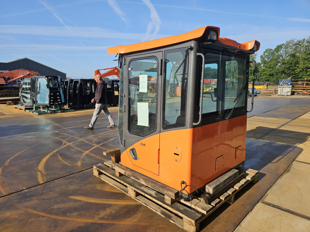 Doosan 220101-00229T - 220101-00229X - Cab for Construction machinery: picture 5 Doosan 220101-00229T - 220101-00229X - Cab for Construction machinery: picture 5