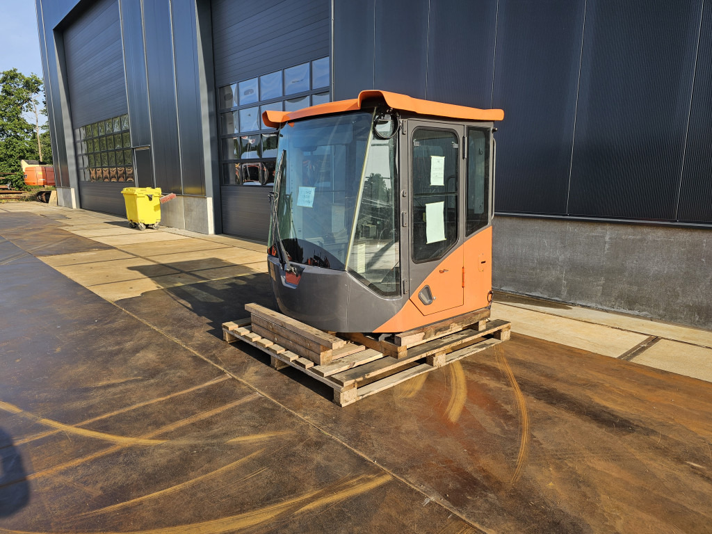 Doosan 220101-00229T - 220101-00229X - Cab for Construction machinery: picture 1 Doosan 220101-00229T - 220101-00229X - Cab for Construction machinery: picture 1