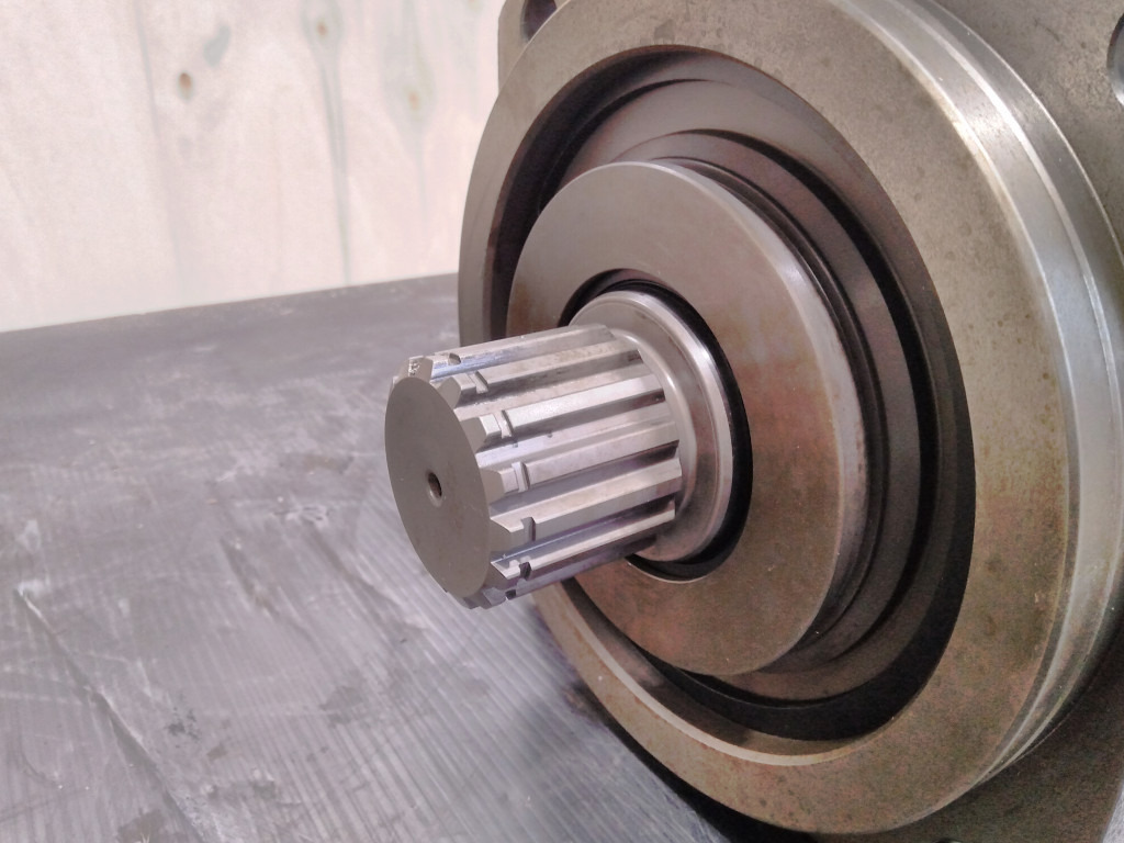 Hitachi HPV145 - YB60001997 - Hydraulic pump for Construction machinery: picture 3 Hitachi HPV145 - YB60001997 - Hydraulic pump for Construction machinery: picture 3