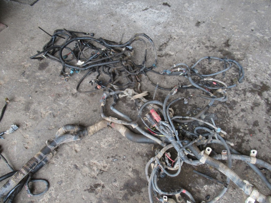 Hitachi YA00018383 - Cables/ Wire harness for Construction machinery: picture 3 Hitachi YA00018383 - Cables/ Wire harness for Construction machinery: picture 3