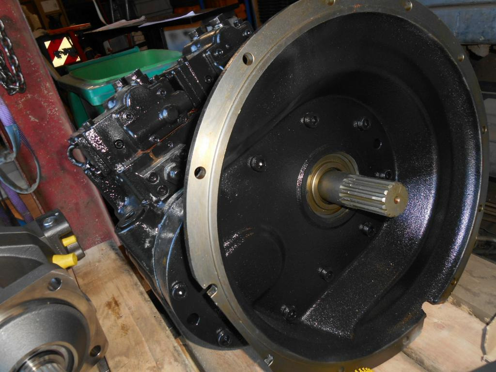 Kobelco YN10V00008F3 - YN10V00011F1 - Hydraulic pump for Construction machinery: picture 4 Kobelco YN10V00008F3 - YN10V00011F1 - Hydraulic pump for Construction machinery: picture 4