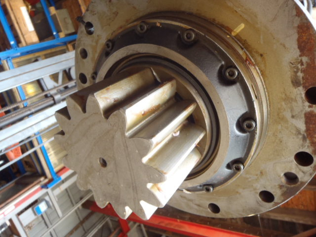 Kobelco YN32N00004F1 - LP32W00001F2 - Swing motor for Construction machinery: picture 4 Kobelco YN32N00004F1 - LP32W00001F2 - Swing motor for Construction machinery: picture 4