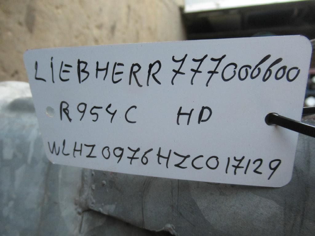 Liebherr R954C HD - - Track roller for Construction machinery: picture 4 Liebherr R954C HD - - Track roller for Construction machinery: picture 4