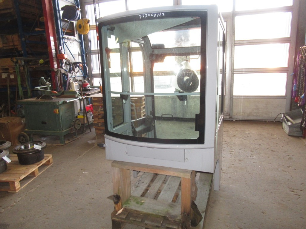 New Holland 72271210 - - Cab for Construction machinery: picture 3 New Holland 72271210 - - Cab for Construction machinery: picture 3