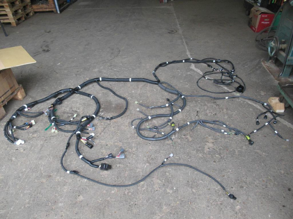 New Holland LF13E01056P2 - LF13E01056P1 - Cables/ Wire harness for Construction machinery: picture 1 New Holland LF13E01056P2 - LF13E01056P1 - Cables/ Wire harness for Construction machinery: picture 1