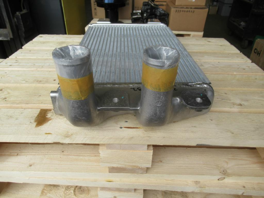 New Holland YM05P00009S003 - 72211202 - Intercooler for Agricultural machinery: picture 2 New Holland YM05P00009S003 - 72211202 - Intercooler for Agricultural machinery: picture 2