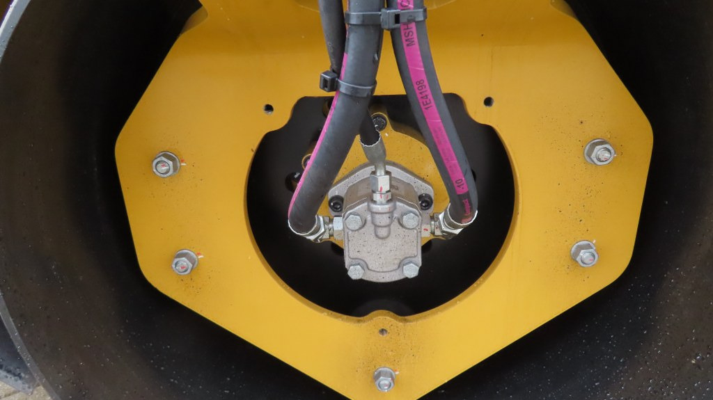 Road roller Caterpillar CB 2.5 GC: picture 12