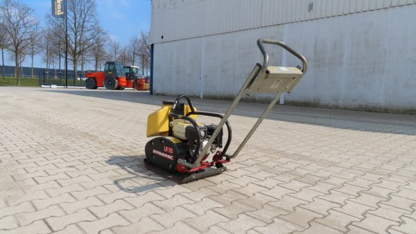 Dynapac LF 70 - Vibratory plate: picture 4 Dynapac LF 70 - Vibratory plate: picture 4