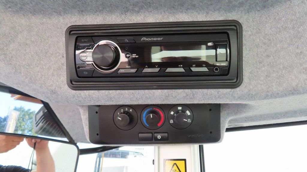 Compactor Volvo SD75 B: picture 12