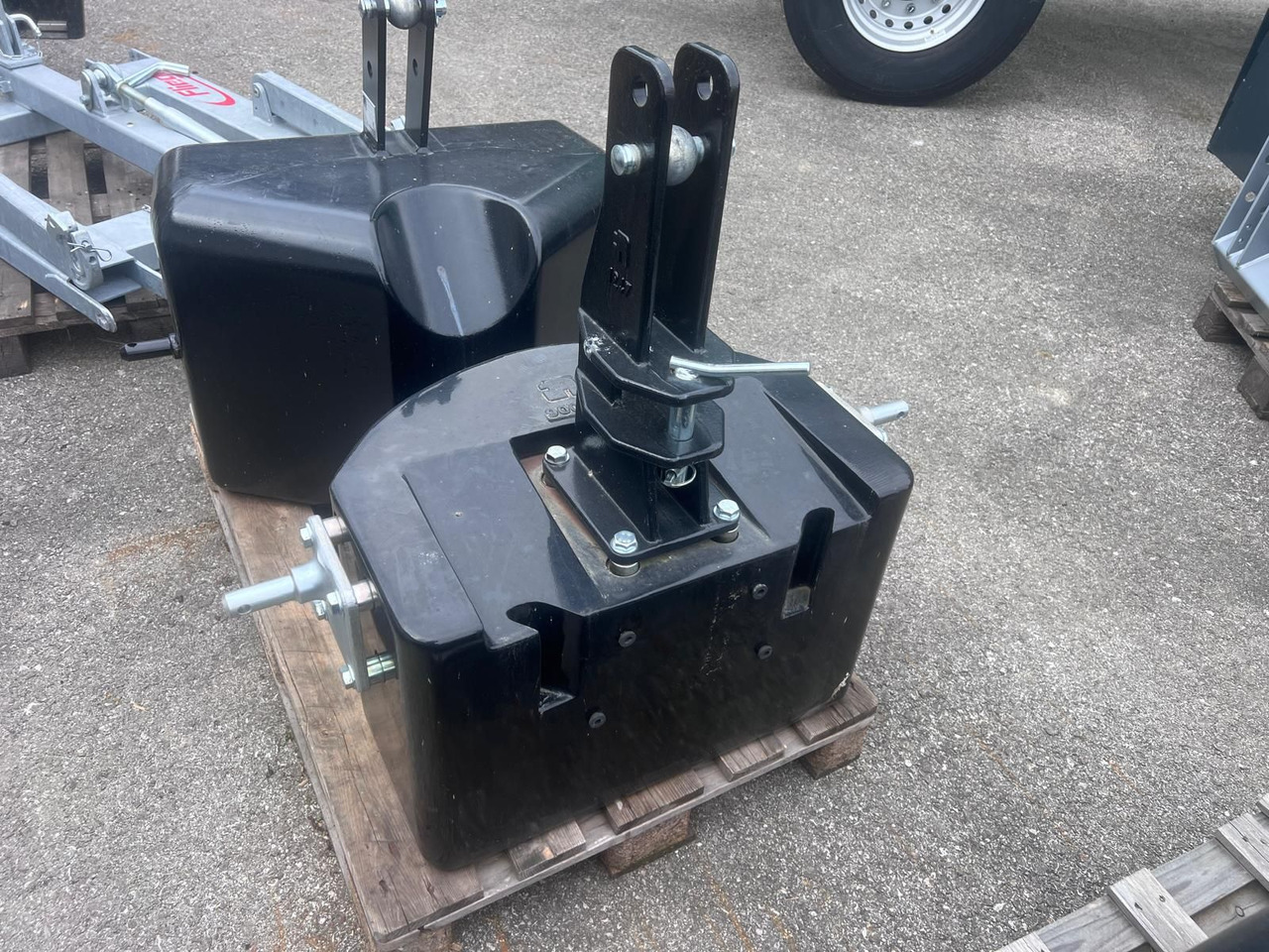 Pateer B900 - Counterweight: picture 2 Pateer B900 - Counterweight: picture 2