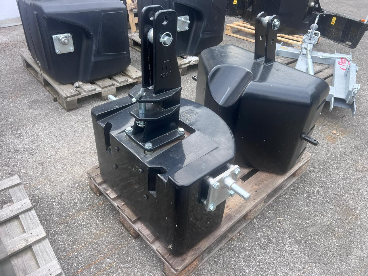 Pateer B900 - Counterweight: picture 3 Pateer B900 - Counterweight: picture 3