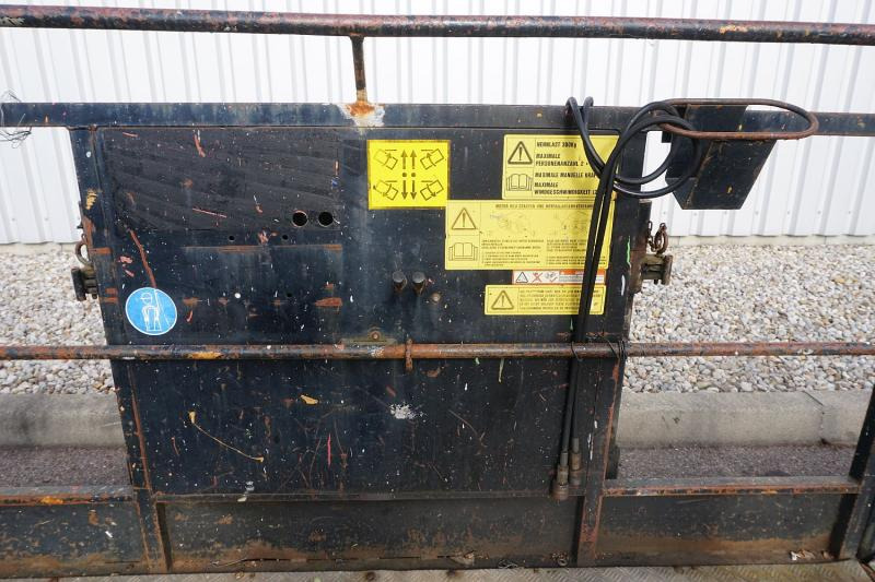Jcb Arbeitsplattform 1321A - Attachment for Material handling equipment: picture 4 Jcb Arbeitsplattform 1321A - Attachment for Material handling equipment: picture 4