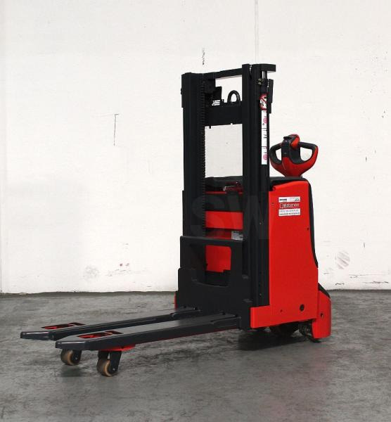 Linde D 08 1160 - Stacker: picture 2 Linde D 08 1160 - Stacker: picture 2