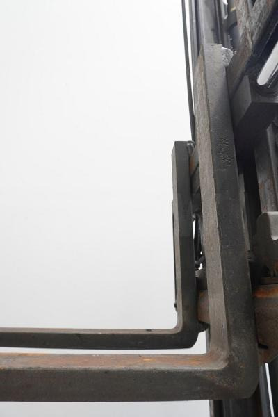 Linde H 30 T EVO 393-02 - LPG forklift: picture 5 Linde H 30 T EVO 393-02 - LPG forklift: picture 5