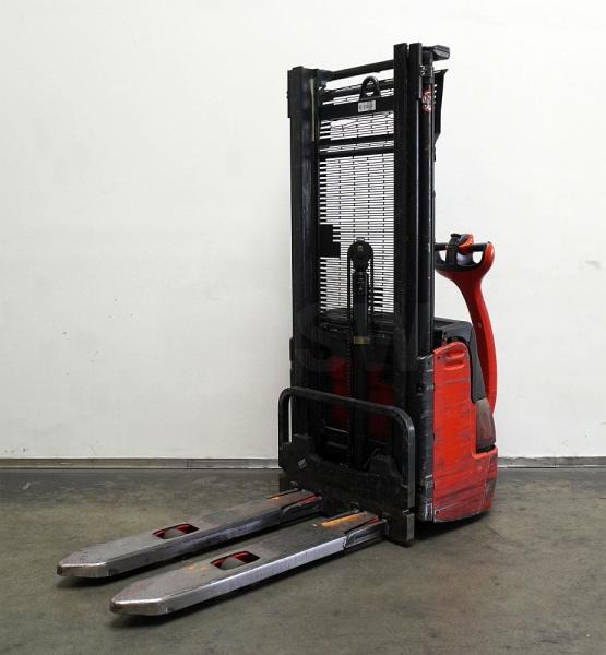 Linde L 10 379 - Stacker: picture 2 Linde L 10 379 - Stacker: picture 2