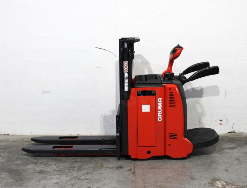Linde L 12 AP 133 - Stacker: picture 5 Linde L 12 AP 133 - Stacker: picture 5