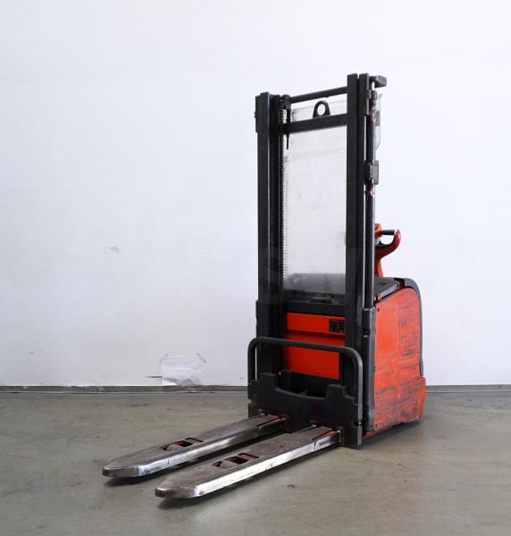 Linde L 14 372 - Stacker: picture 3 Linde L 14 372 - Stacker: picture 3