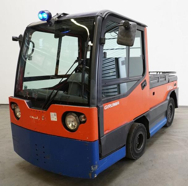 Linde P 250 127 - Tow tractor: picture 1 Linde P 250 127 - Tow tractor: picture 1