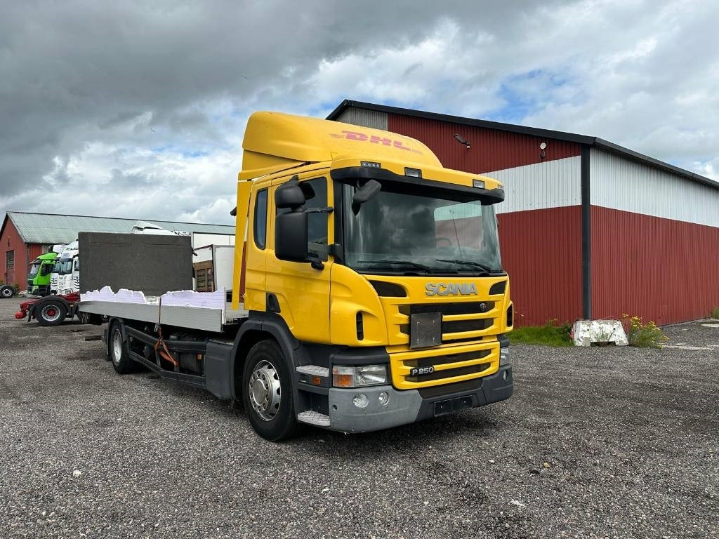 Scania SCANIA P250LB4X2MLB SERIE NR 05923 - Dropside/ Flatbed truck: picture 2 Scania SCANIA P250LB4X2MLB SERIE NR 05923 - Dropside/ Flatbed truck: picture 2