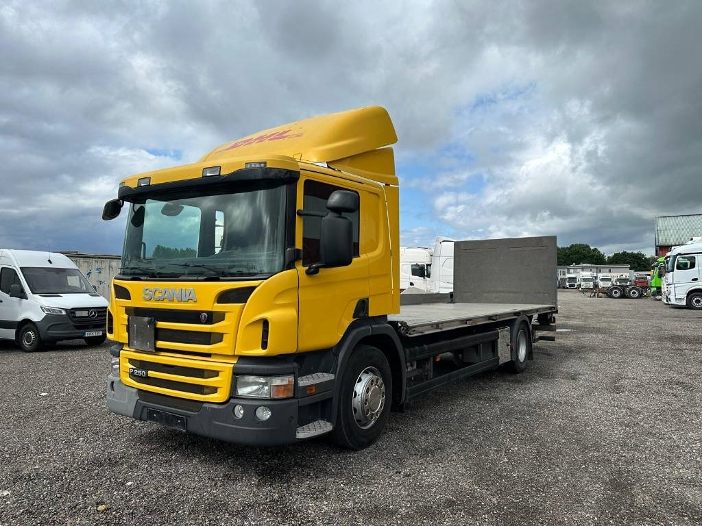 Scania SCANIA P250LB4X2MLB SERIE NR 05923 - Dropside/ Flatbed truck: picture 1 Scania SCANIA P250LB4X2MLB SERIE NR 05923 - Dropside/ Flatbed truck: picture 1
