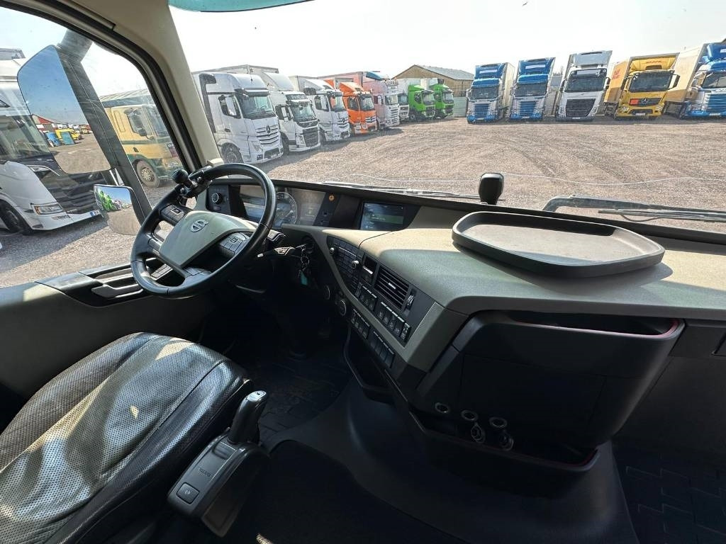 Volvo FH 500 serie 7644 - Refrigerator truck: picture 5 Volvo FH 500 serie 7644 - Refrigerator truck: picture 5