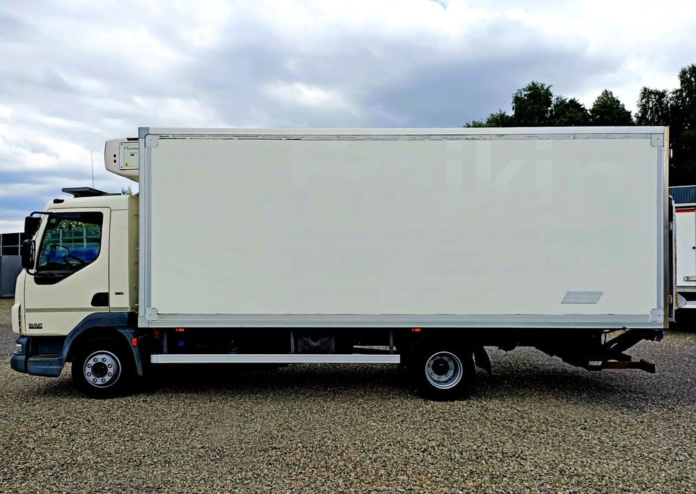 DAF LF 45.180 E5 Chłodnia Carrier Supra 550 Winda 1500kg - Refrigerator truck: picture 4 DAF LF 45.180 E5 Chłodnia Carrier Supra 550 Winda 1500kg - Refrigerator truck: picture 4