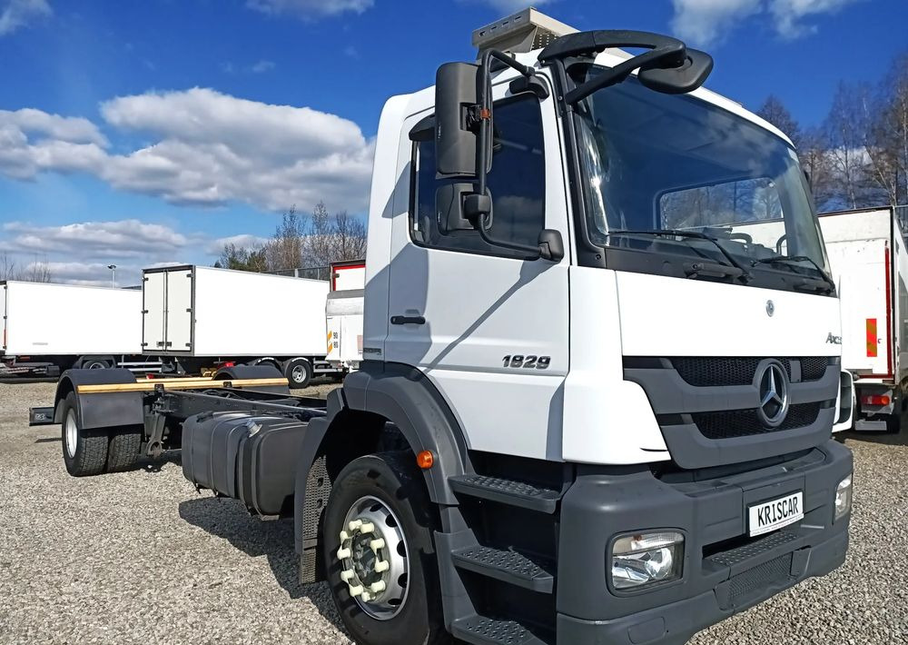 Mercedes-Benz AXOR 1829 Rama Do Zabudowy Euro 5 - Cab chassis truck: picture 4 Mercedes-Benz AXOR 1829 Rama Do Zabudowy Euro 5 - Cab chassis truck: picture 4