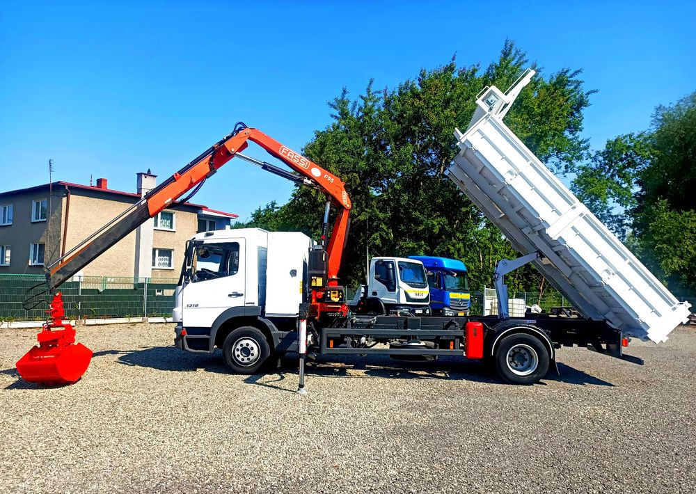 Mercedes-Benz Atego 1318N Wywrotka Żuraw Dżwig HDS Fassi F95 - Tipper: picture 1 Mercedes-Benz Atego 1318N Wywrotka Żuraw Dżwig HDS Fassi F95 - Tipper: picture 1