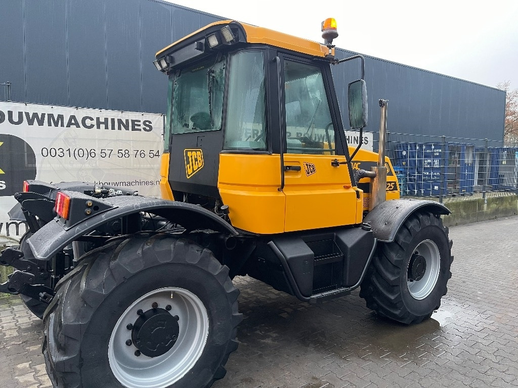 JCB Fastrac 125 - Farm tractor: picture 4 JCB Fastrac 125 - Farm tractor: picture 4