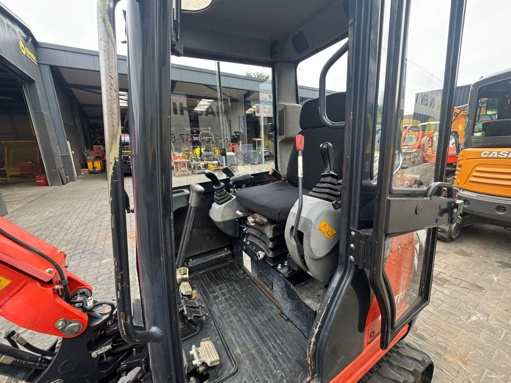 Mini excavator Kubota KX 71-3: picture 17
