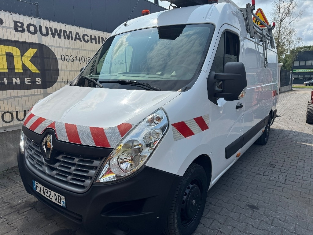 Renault Klubb K 32 - Truck mounted aerial platform: picture 5 Renault Klubb K 32 - Truck mounted aerial platform: picture 5