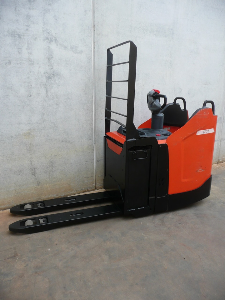 BT LPE 200 - Pallet truck: picture 2 BT LPE 200 - Pallet truck: picture 2